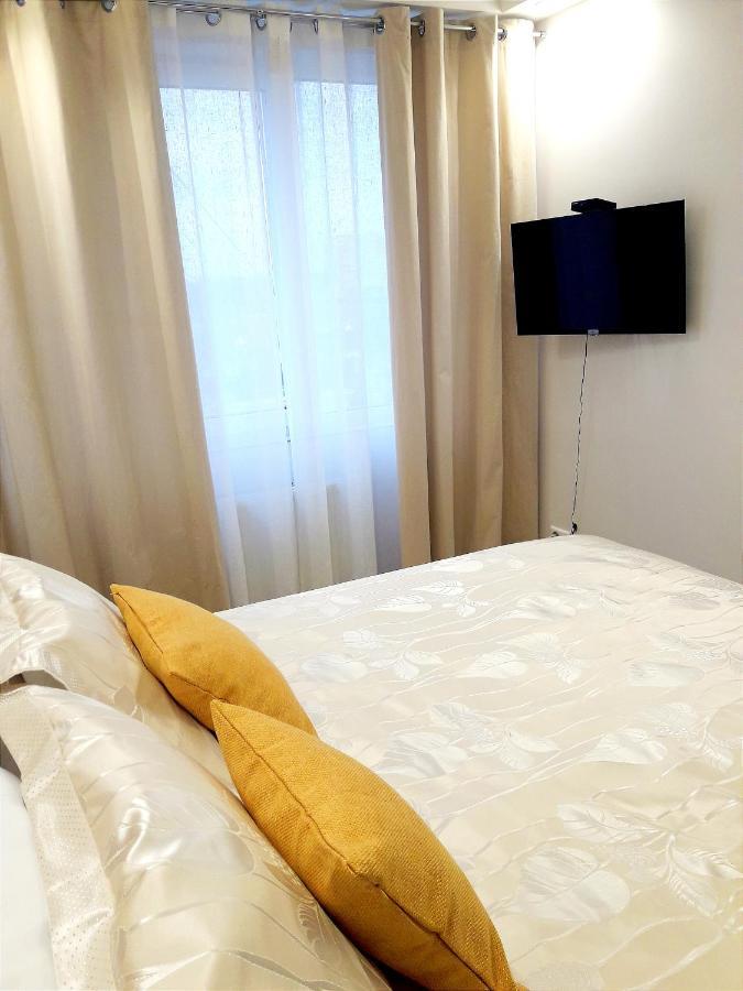 Light Apartment Center City Chişinau Exteriör bild