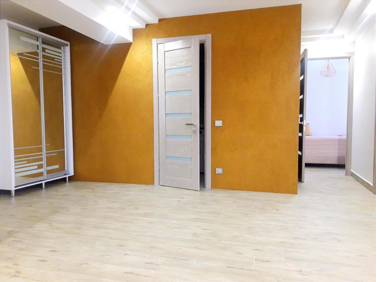 Light Apartment Center City Chişinau Exteriör bild